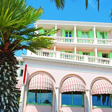 Bleues Balmoral Hotel 3*